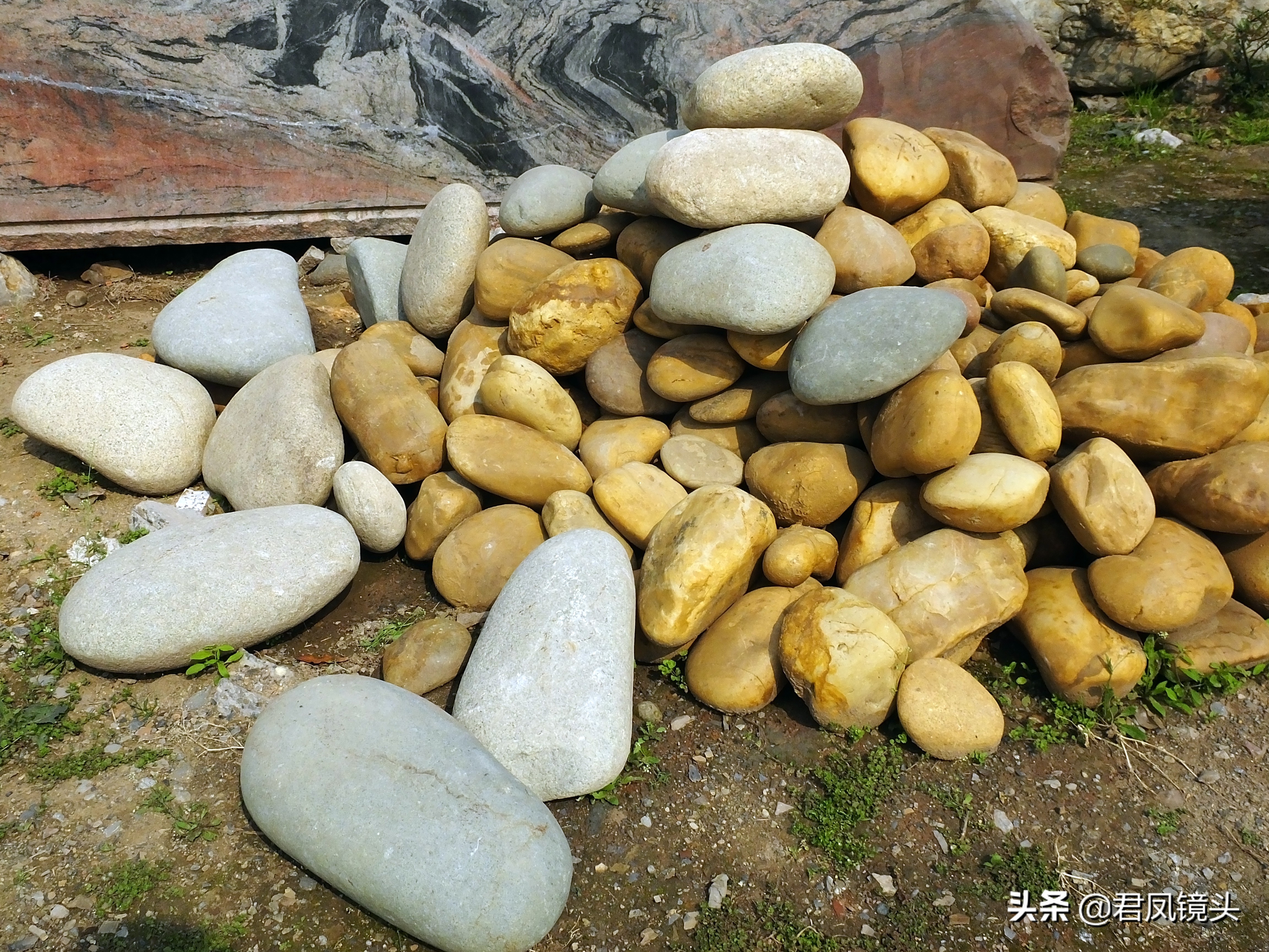 摄影：三峡奇石千姿百态，像山水风景图